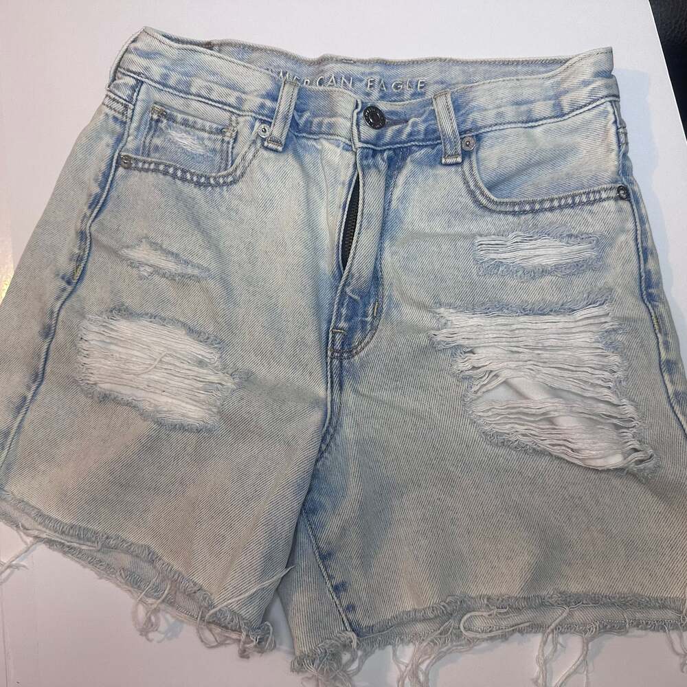 American Eagle Distressed Mom Shorts Light Wash